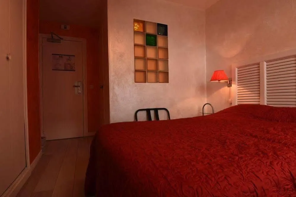 Sacre Coeur Green Spirit S Paris Hotel 2*,  France